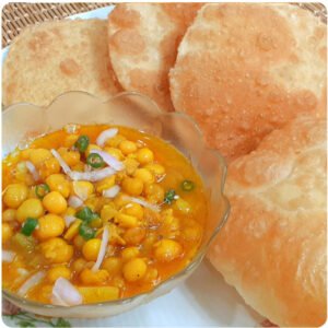 Puri in Dammam – Soft & Fluffy Fried Bread (পুরি | بوري)